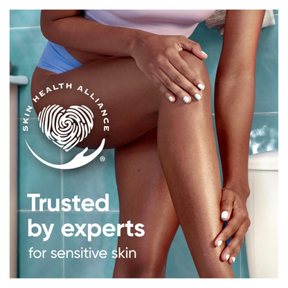 Venus MoistureGlide Women's Razor Blades, With Built-in Shave Gel Bars, 6 Razor Blade Refills